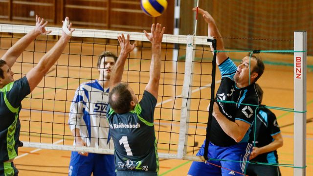 Volleyball A-Klasse 2 Ost Herren;TG Geislingen - TG Reichenbach;
Christian Davis #2 (TG Geislingen)
26.11.2017; Daniel-Straub-Realschulhalle; Geislingen.
Foto: Thomas Madel
